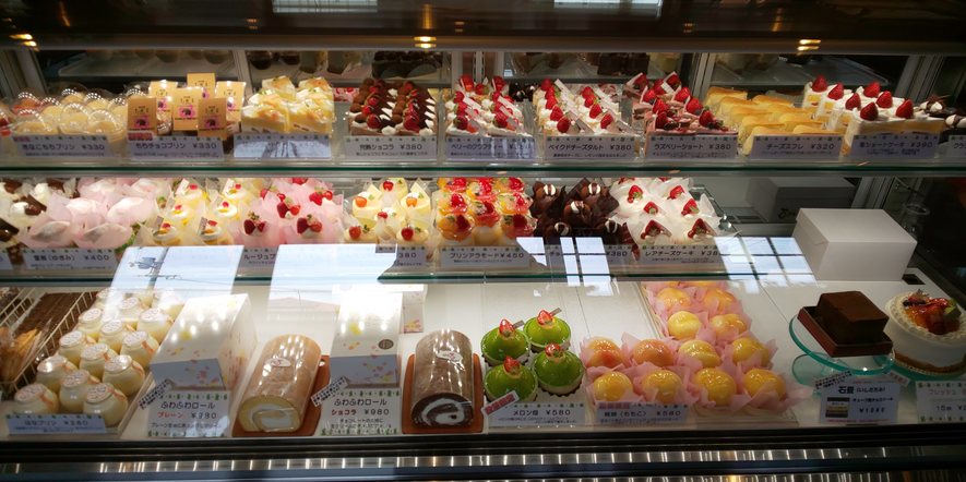 はな苺　ケーキ　ショーケース
