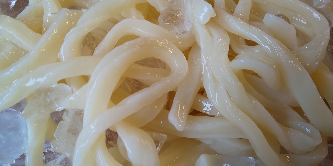 氷でしめた麺